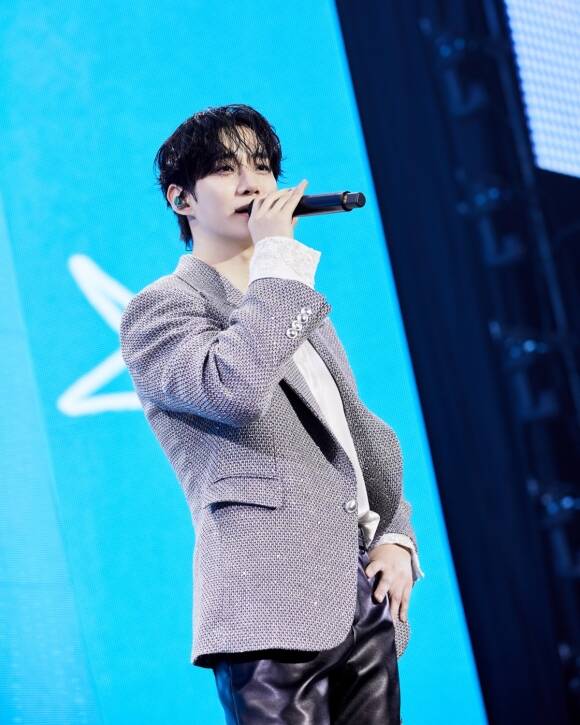 이번 팬미팅에서 이준호는 26일 발매 예정 시즌 그리팅송 사계(Always)를 최초 공개했다. /O3 Collective