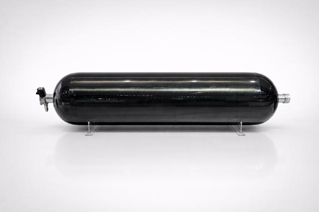 코오롱스페이스웍스는 지난 22일 독자 개발한 177L 수소 연료탱크(사진)에 대해 한국가스안전공사(KGS)로부터 ‘KGS AC417’ 인증을 획득했다. /코오롱스페이스웍스