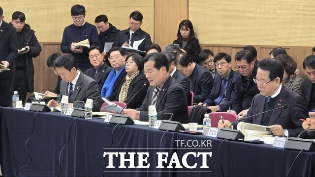 주철현 국회의원이 25일 광주 김대중컨벤션센터에서 열린 전남·광주 통합특별법 제3차 토론회에서 발언하고 있다. /주철현 국회의원