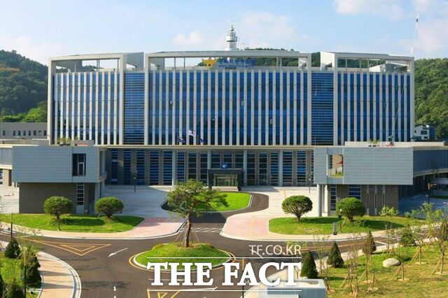 포항 지역에 시의원 돈 공천설 등 각종 악성 루머가 확산하면서 경찰의 철저한 수사를 요구하는 목소리가 많다. 사진은 경북지방경찰청. /경북지방경찰청