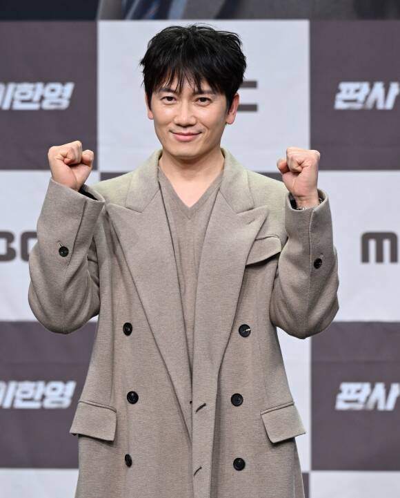 10년 만에 MBC로 돌아온 지성이 MBC 금토드라마 판사 이한영에서 열연하며 흥행을 이끌고 있다. /이새롬 기자