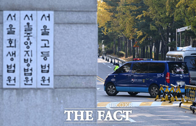 서울중앙지방법원은 내란·외환 사건의 영장 재판을 임시로 담당할 내란 영장전담법관에 남세진·이정재 부장판사를 보임한다고 26일 밝혔다./이새롬 기자