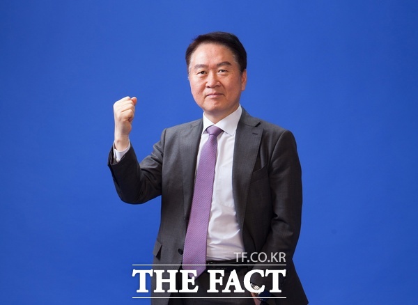 권기원 대전 도안고등학교 교장이 오는 2월 7일 오후 2시 유성구 원신흥동 소재 세상의 빛 이레교회에서 출판기념회와 함께 새교육포럼 출범식을 연다. /권기원 교장