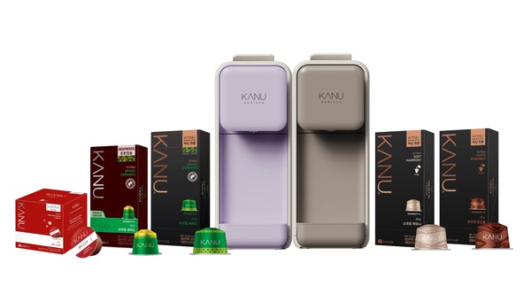 동서식품은 캡슐커피 브랜드인 카누 바리스타의 캡슐과 머신 신제품을 새로 출시했다. 초소형 사이즈로 가정 인터리어에 조화롭게 어울리도록 만든 점이 특징이다. /동서식품