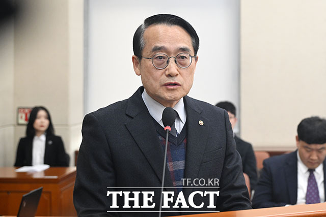 정개특위 출석해 현안보고 하는 허철훈 중앙선거관리위원회 사무총장.