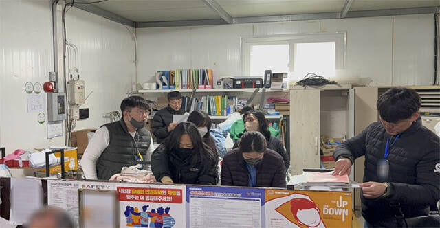 고용노동부가 지난해 악의적 체불 사건에 대해 총 1350건의 강제수사 실적을 낸 것으로 집계됐다. 사진은 강제수사 현장 모습./고용노동부