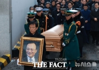  이해찬 시신 빈소 도착…정오부터 조문 시작