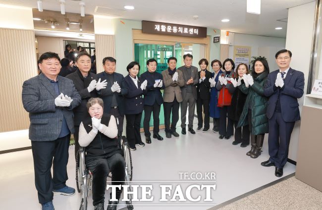 군포시 재활운동치료센터 이전 개소. /군포시