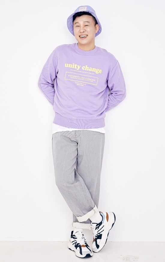 조은님과 함께 텐밀향 모델로 발탁된 방송인 홍록기는 오랜 방송 경력과 외식업 현장 경험을 바탕으로 친근한 이미지와 현실적인 소통 능력을 강점으로 내세우고 있다. /텐밀향