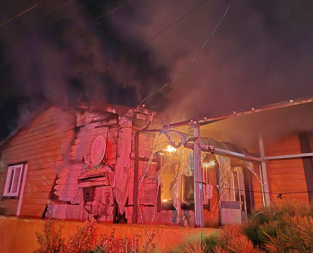 27일 9시 52분쯤 영천시 금호읍의 한 단독주택에서 전기적 요인으로 추정되는 화재가 발생했다. / 경북소방본부