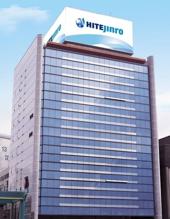 하이트진로가 지난해 연결기준 매출액과 영업이익을 공개했다. /하이트진로