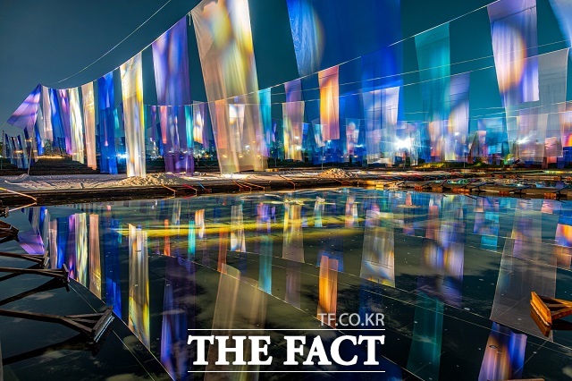 갯골축제 공연무대가 펼쳐지는 염전 모습. /시흥시