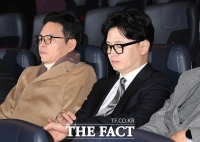  한동훈 전 대표-박정훈 의원 'YS 영화 공개 관람' [포토]