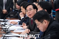  한미 관세 재인상 관련 질의하는 송언석 [포토]