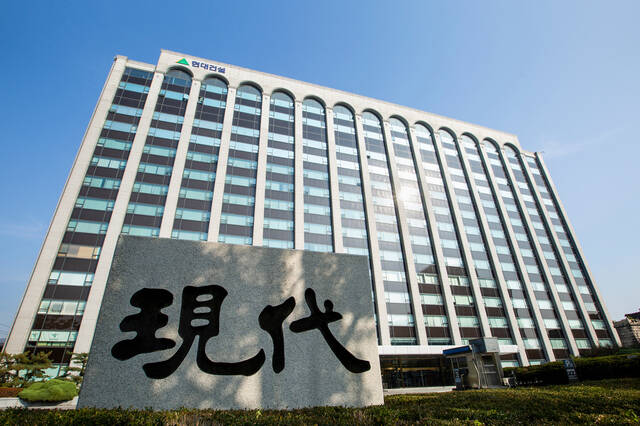 현대건설은 인공지능(AI) 산업화 시대에 걸맞은 로봇 친화단지 조성에 주력해 진화된 로봇 솔루션을 제안할 예정이라고 29일 밝혔다. /현대건설