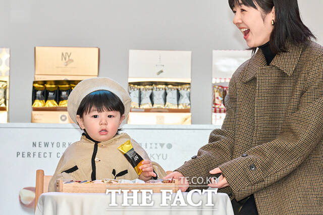 저도 홍보대사랍니다 귀여운 심하루군의 모습. /오미야게 진흥협회