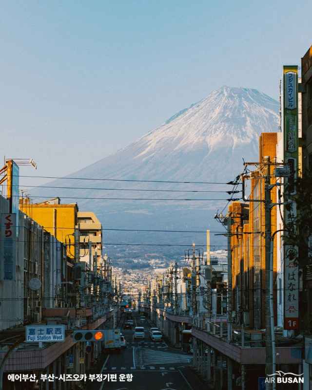 에어부산은 올해 하계 시즌에 맞춰 부산발 시즈오카·다카마쓰, 인천발 홍콩·치앙마이 노선에 부정기편을 운항한다. /에어부산
