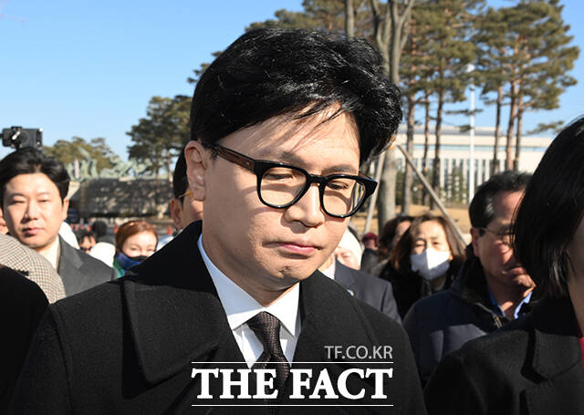 한동훈 전 국민의힘 대표가 29일 오후 서울 여의도 국회에서 열린 기자회견에 참석하기 위해 이동하고 있다. /국회=박헌우 기자