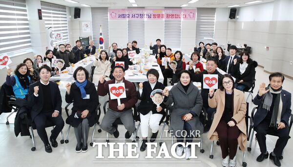 서철모 대전시 서구청장이 주민들의 지역 현안을 듣기 위한 28일 우리동네, 소통투어 일환으로 복수동을 현장 방문했다. /대전 서구