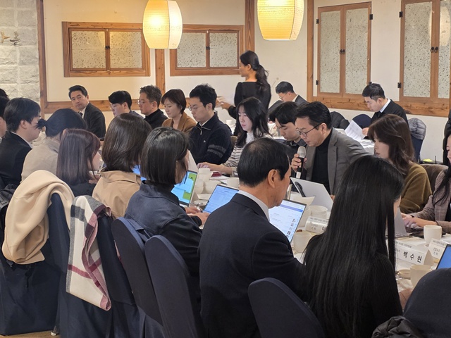 이한주 경제인문사회연구회(NRC) 이사장은 29일 오후 서울 광화문의 한 모처에서 열린 기자간담회에서 “코스피 5000을 이야기했지만 마음속으로는 7000도 갈 수 있다고 생각해 왔다”고 밝혔다. /경제인문사회연구회