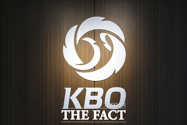 한국야구위원회(KBO) 규약엔 범법 행위에 대한 처벌 규정이 있다. 하지만 사생활 문제는 범법 행위 못지 않게 구단에 심각한 피해를 준다. /KBO