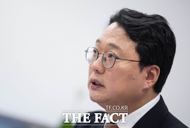 천하람 개혁신당 원내대표가 지난달 29일 오후 서울 여의도 국회에서 <더팩트>와 인터뷰를 하고 있다. /박헌우 기자