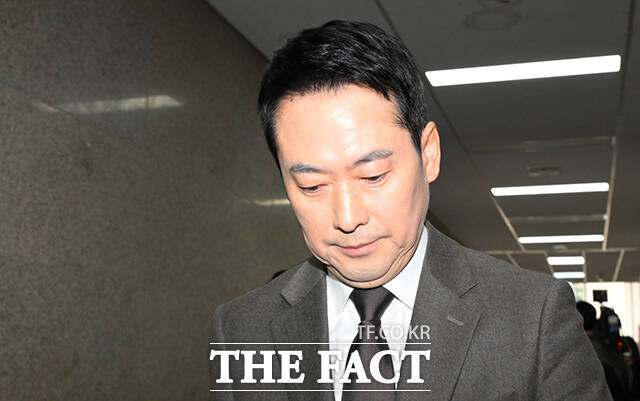 장동혁 국민의힘 대표가 29일 오전 서울 여의도 국회에서 열린 최고위원회의를 마치고 이동하고 있다. /국회=박헌우 기자