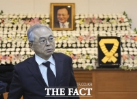  이해찬 전 총리 빈소 찾은 오거돈 [TF사진관]