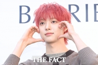  앤팀 의주, 빨간 머리로 '깜짝 변신' [TF사진관]