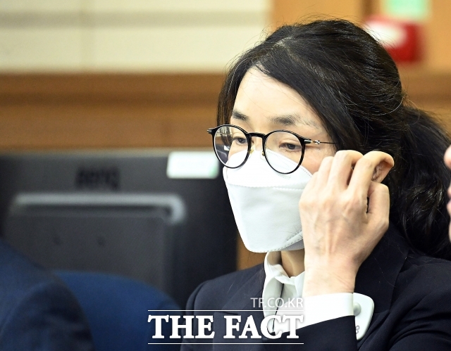 민중기 특별검사팀(김건희특검) 김 여사의 도이치모터스 주가조작 등에 대한 1심 선고에 항소장을 제출했다고 30일 밝혔다. 사진은 김 여사. /사진공동취재단