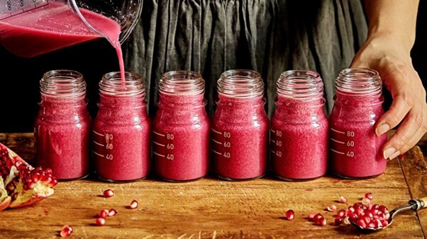 베지이즈 Vege is는 제철 식재료의 질감과 조리 소리를 감각적인 영상미로 담아내며 힐링 비건을 콘텐츠를 제작한다. /유튜브 채널 베지이즈 Vege is 영상 캡처