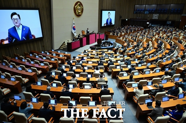 우원식 국회의장이 2일 오후 서울 여의도 국회에서 열린 제432회 국회(임시회) 개회식에서 개회사를 하고 있다./국회=남윤호 기자