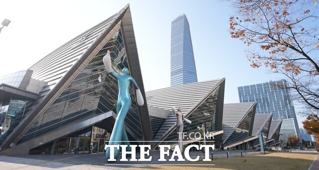 국제회의, 전시회 등 인천 마이스(MICE) 산업을 지원하는 송도컨벤시아. /더팩트DB