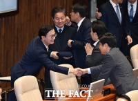  밝은 표정으로 본회의 개회식 참석한 전재수 전 해수부 장관 [TF사진관]