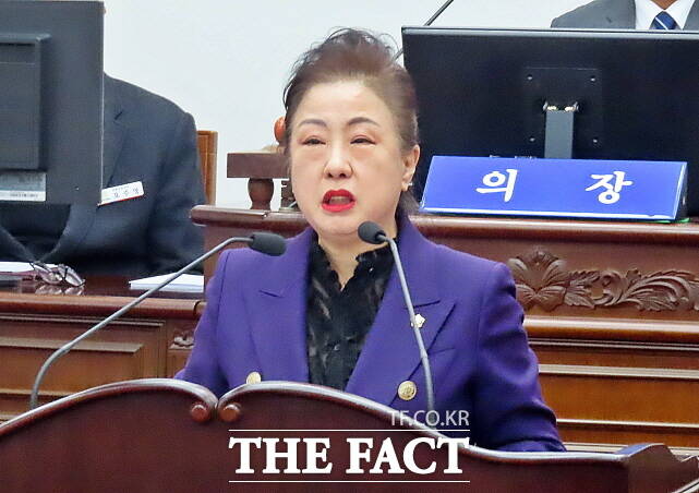 권경운 공주시의원이 3일 제264회 공주시의회 임시회 제1차 본회의에서 5분 자유발언을 하고 있다. /김형중 기자