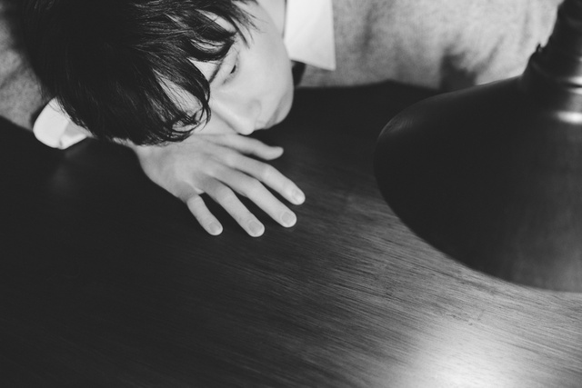 김성규가 오는 3월 2일 미니 6집 OFF THE MAP 발매를 앞두고 콘셉트 포토를 공개했다. /빌리언스