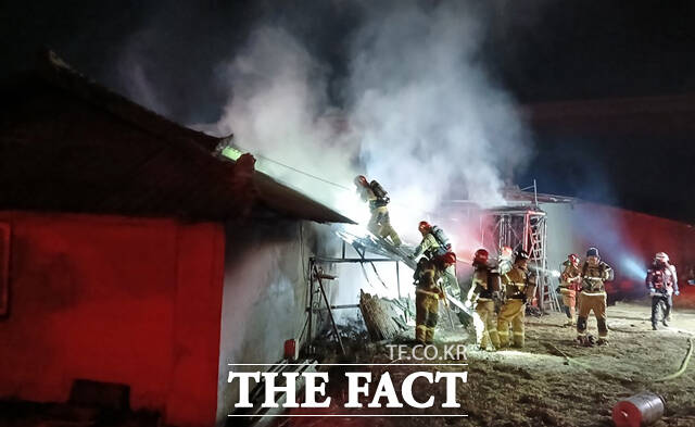 3일 오전 12시 20분쯤 의성군 단촌면의 한 주택에서 불이나 약 1시간 만에 진화됐다. /경북소방본부