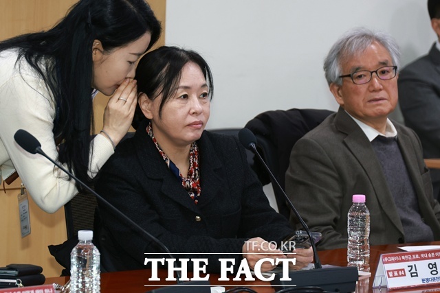 3일 국회 의원회관 제8간담회의실에서 열린 세미나에서는 최근 북한군 포로를 직접 인터뷰한 김영미 분쟁다큐전문 PD의 발표도 이어졌다. /뉴시스