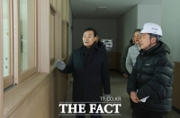  김성제 의왕시장, 개교 앞둔 '의왕푸른초·백운호수중학교' 현장 점검