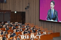  한병도 원내대표 연설 듣는 국무위원들 [포토]