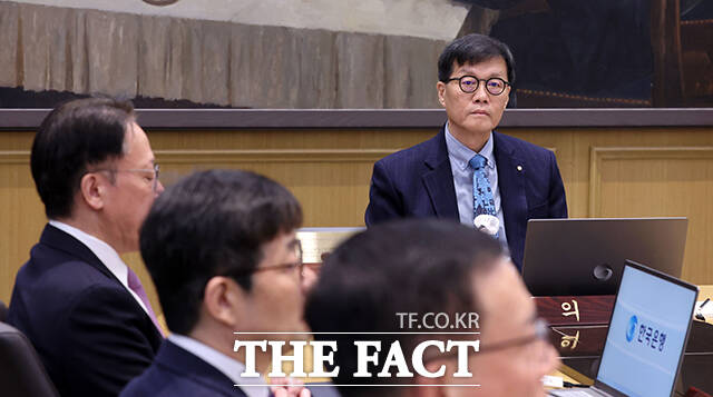 이창용 한국은행 총재가 지난달 15일 오전 서울 중구 한국은행 본관에서 열린 금융통화위원회 본회의를 주재하고 있다. /남윤호 기자(현장풀)