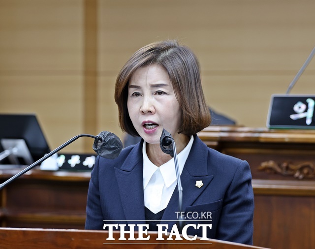 민병희 의원이 3일 본회의장에서 제299회 부여군의회 임시회 제1차 본회의 5분 발언을 하고 있다. /부여군의회