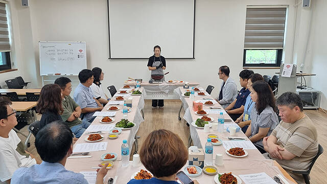 봉화군이 지역 특화 밀키트’를 정식 출시해 지역경제 활성화에 본격 나섰다. /봉화군