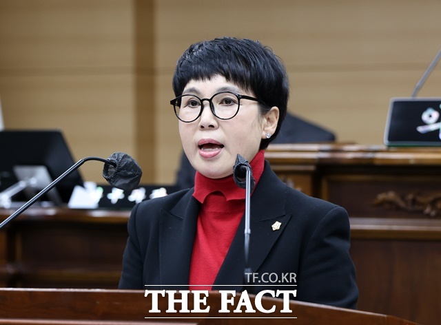 장소미 의원이 3일 제299회 부여군의회 임시회 제1차 본회의에서 5분 발언을 하고 있다. /부여군의회