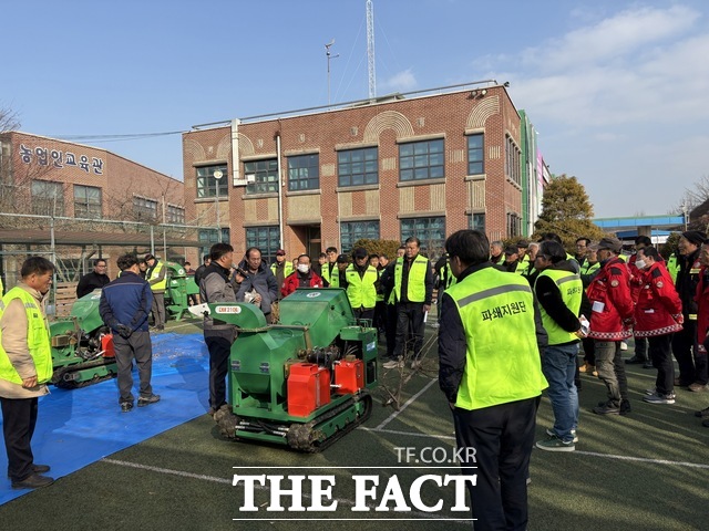 당진시는 3일 찾아가는 영농부산물 파쇄지원단 발대식을 개최했다. /당진시