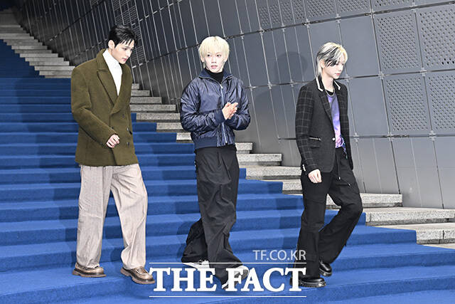 그룹 앰퍼샌드원의 마카야와 나캠든, 최지호(왼쪽부터).