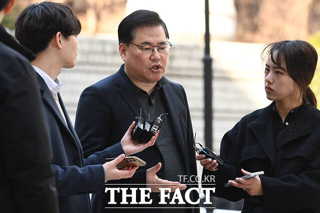 유동규 전 성남도시개발공사 기획본부장이 2024년 3월 22일 오전 서울 서초구 서울중앙지법에서 열린 대장동 본류 배임 사건 특정범죄가중처벌등에관한법률위반(뇌물) 등 공판에 출석하고 있다. /서예원 기자