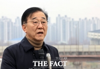  취재진 질의 답변하는 김윤덕 국토부 장관 [포토]