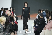  2026 F/W 서울패션위크 '시선 사로잡는 화려한 워킹' [TF사진관]