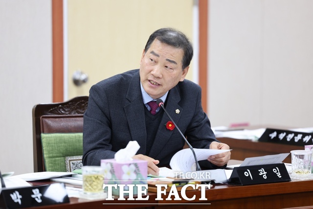 이광일 전남도의회 부의장이 4일 도의회에서 발언하고 있다. /전라남도의회